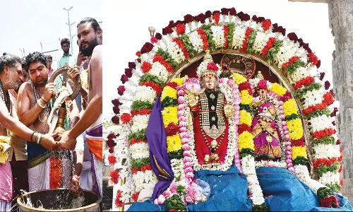 அருணாசலேஸ்வரர் கோவிலில் ஆனி பிரம்மோற்சவ நிறைவையொட்டி அய்யங்குளத்தில் தீர்த்தவாரி