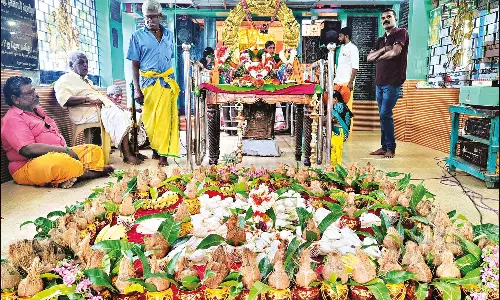 வடமதுரை காளியம்மன் கோவிலில் 108 சங்காபிஷேக பூஜை