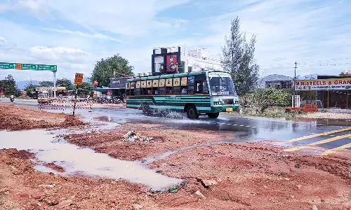 சின்னமனூரில் குழாய் பதிக்கும் பணிகளை விரைவுபடுத்த வலியுறுத்தல்