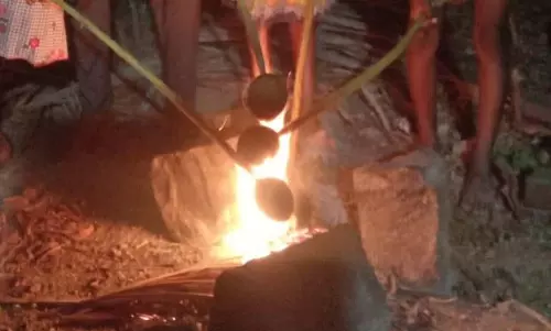 தேங்காய் சுடும் திருவிழா