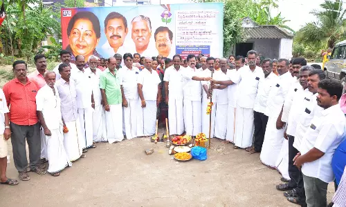 கிருஷ்ணகிரி ஒன்றியத்தில் சாலை அமைக்க பூமிபூஜை