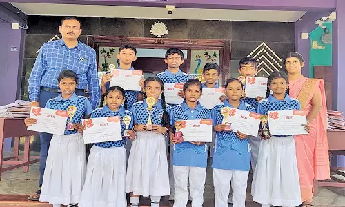 கலைத்திறன் போட்டியில் எஸ்.ஆர். பள்ளி மாணவர்கள் சாதனை