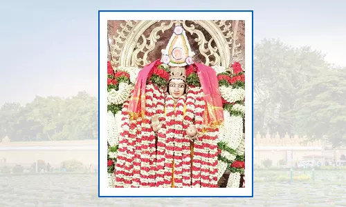 பாவூர்சத்திரம் அருகே அழகு முத்துமாரியம்மன் கோவிலில் ஆடி மாத பூஜை தொடக்கம்