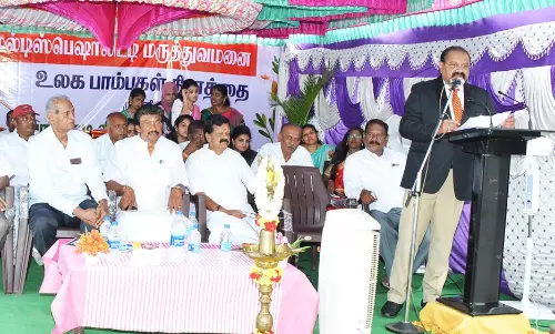 டி.சி.ஆர். மருத்துவமனையில் உலக பாம்புகள் தின விழிப்புணர்வு கூட்டம்