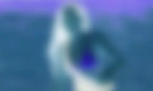 என்ன இந்த ஹீரோயின் இப்படி பண்றாங்க.. வசைபாடும் ரசிகர்கள்