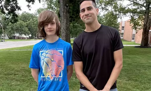 கல்வி மட்டுமல்ல, கிட்னியும் தருவார் நல்லாசிரியர்: அமெரிக்காவில் ஆச்சரியம்