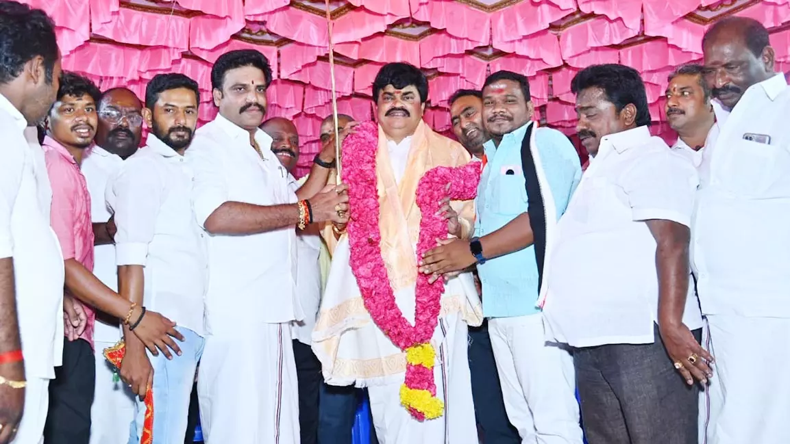 தி.மு.க. அரசு எல்லா வழிகளிலும் மக்களை துன்புறுத்துகிறது-முன்னாள் அமைச்சர் பேச்சு