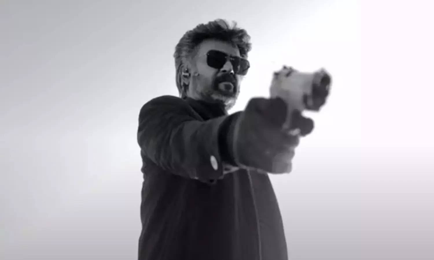 ஜெயிலர் பட பாடலாசிரியரை பாராட்டிய ரஜினி