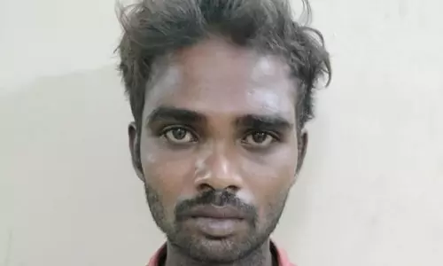 ராசிபுரத்தில் லிப்ட் கேட்ட கல்லூரி மாணவியை கடத்தி பாலியல் பலாத்காரம் செய்த வாலிபர்