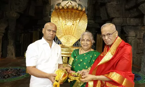 திருப்பதி ஏழுமலையானுக்கு ரூ.1½ கோடி மதிப்பிலான தங்க அபிஷேக சங்கு காணிக்கை