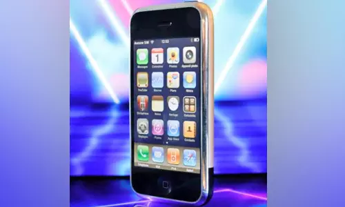ரூ.1.5 கோடிக்கு ஏலம் போன பழைய மாடல் ஆப்பிள் ஐ-போன்