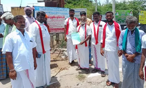 விவசாய தொழிலாளர்கள் ஆர்ப்பாட்டம்