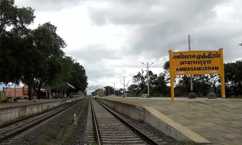 நெல்லை - தென்காசி ரெயில் வழித்தடத்தில் நடைமேடைகளின் நீளத்தை அதிகரிக்க வேண்டும்-பயணிகள் கோரிக்கை