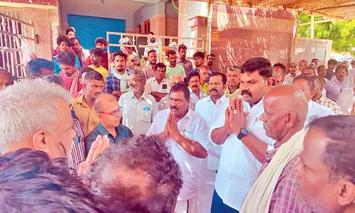 கனடாவில் விபத்தில் பலியான சங்கரன்கோவில் வாலிபர் உடல் சொந்த ஊருக்கு கொண்டு வரப்பட்டது- ராஜா எம்.எல்.ஏ. நேரில் அஞ்சலி