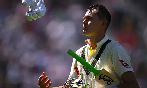 ஆஷஸ் 4-வது டெஸ்ட்: முதல் நாள் ஆட்ட முடிவில் ஆஸ்திரேலியா 299 ரன்கள் குவிப்பு