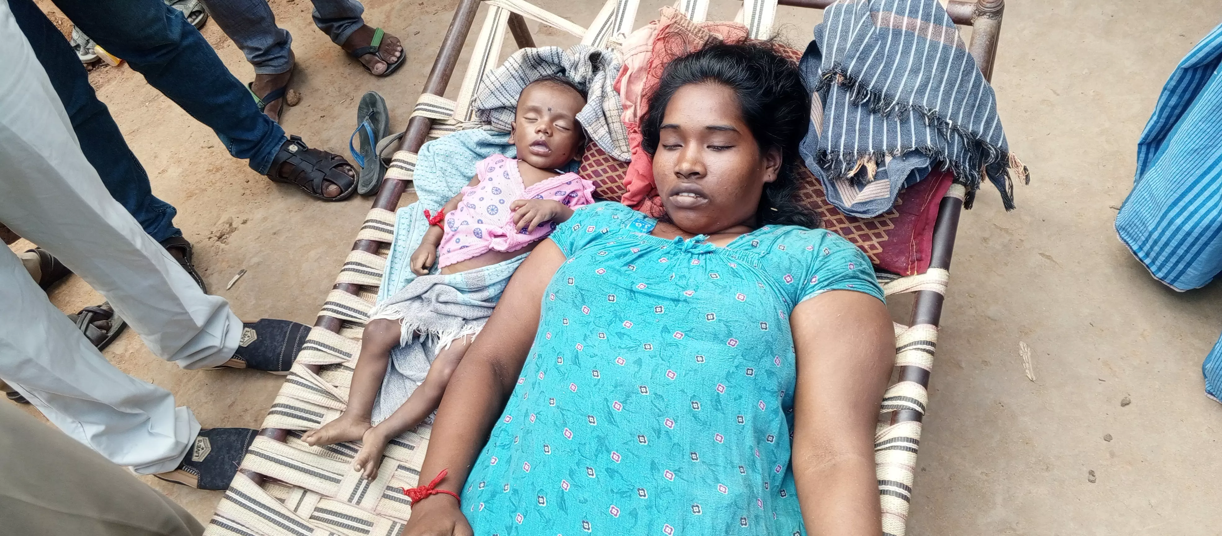 பச்சிளம் குழந்தையை கொன்று தாய் தற்கொலை பச்சிளம் குழந்தையை கொன்று தாய் தற்கொலை