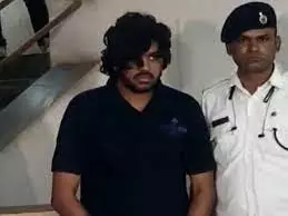 அகமதாபாத் சாலை விபத்து- 9 பேரின் உயிரை பலி வாங்கிய ஜாகுவார் கார் ஓட்டுனர் கைது