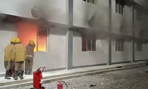 துணை மின் நிலையத்தில் தீ விபத்து