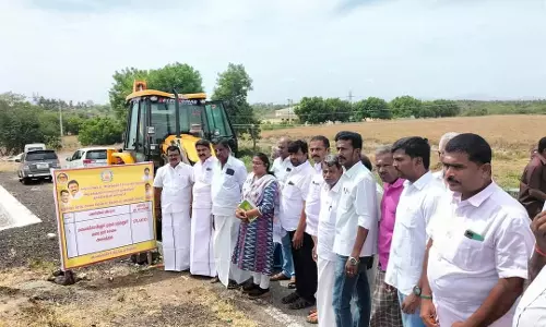 சாலைகள் புதுப்பிக்கும் பணி