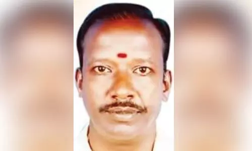 தனியார் பஸ் மோதி டாஸ்மாக் சூப்பர்வைசர் பலி