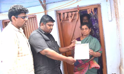 கலைஞர் மகளிர் உரிமை தொகை திட்ட பயனாளிகள் தேர்வு: கோவையில் வீடு- வீடாக விண்ணப்பம் வினியோகம்