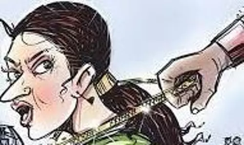 2 பவுன் தாலிச் செயின் பறிப்பு