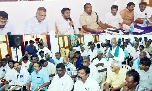 குடிநீர், கழிப்பறை வசதிகளை ஏற்படுத்தி தந்து விளம்பர பதாகை வைத்து தெரியப்படுத்த கலெக்டர் உத்தரவு