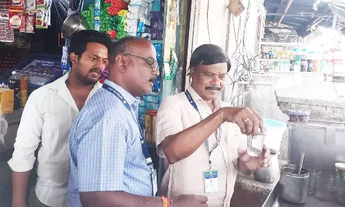 உணவு பாதுகாப்புத்துறை அதிகாரிகள் திடீர் ஆய்வு