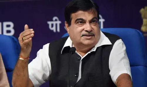 இமாச்சலில் மழையால் சேதமடைந்த சாலைகள், பாலங்கள் புனரமைக்க ரூ.300 கோடி ஒதுக்கீடு- மத்திய அமைச்சர் உறுதி