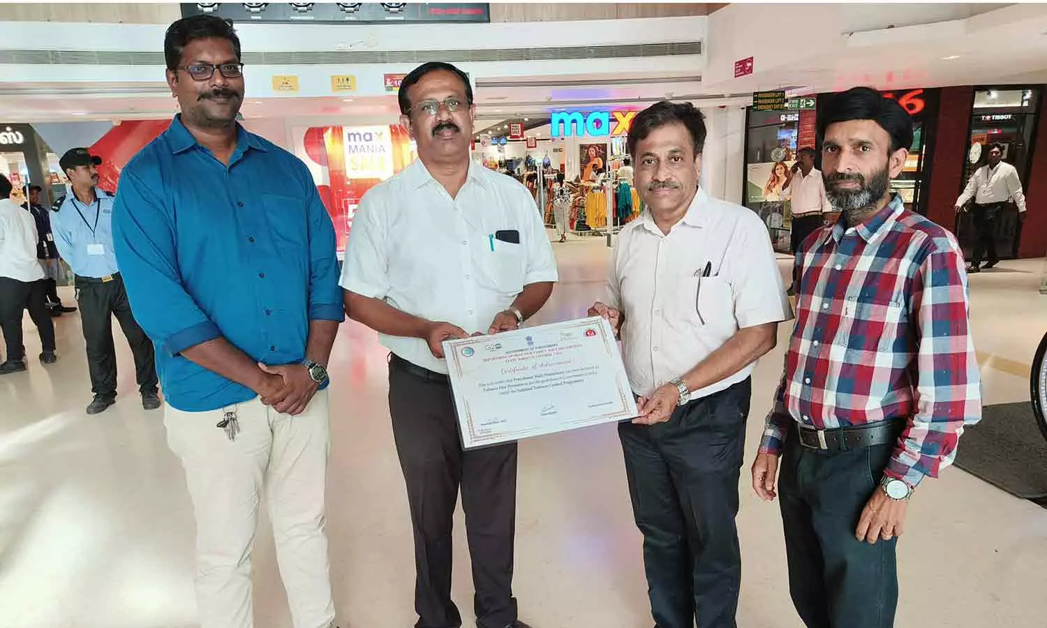 புகையிலை பயன்பாடு இல்லாத நிறுவனமாக புதுவை வணிக வளாகம் தேர்வு புகையிலை பயன்பாடு இல்லாத நிறுவனமாக புதுவை வணிக வளாகம் தேர்வு