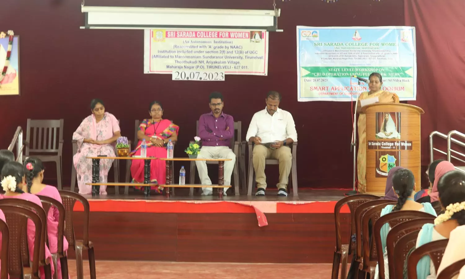 நெல்லை சாரதா மகளிர் கல்லூரியில் மாநில அளவிலான பயிலரங்கம்