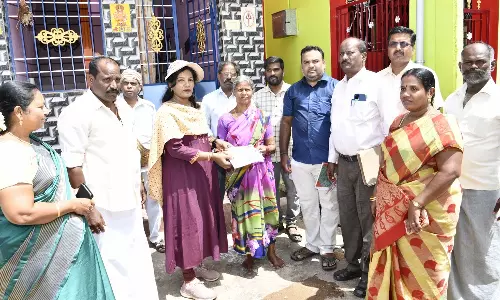 சில்வார்பட்டியில் மகளிர் உரிமைத் தொகைக்கான விண்ணப்பம் வினியோகம்-கலெக்டர் நேரடி ஆய்வு