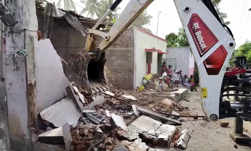 காஞ்சிபுரம் வேகவதி ஆற்றில் ஆக்கிரமித்து கட்டிய 78 வீடுகள் இடிப்பு