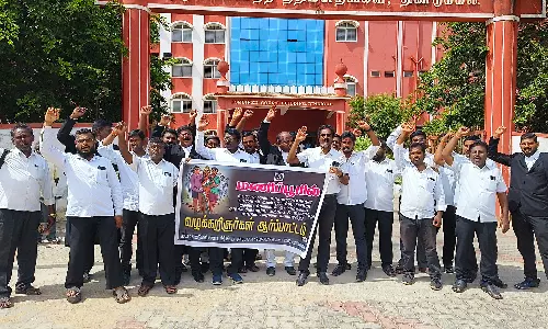 திண்டுக்கலில் வக்கீல்கள் கண்டன ஆர்ப்பாட்டம்