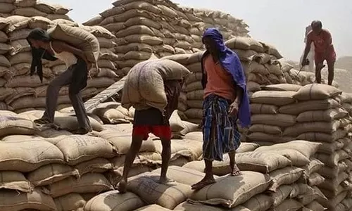 சுமை தூக்கும் பணியாளர்கள் பணிக்கு திரும்பினர்