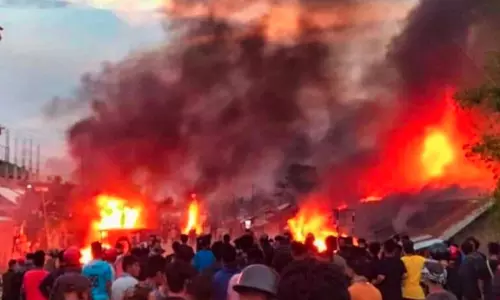 மணிப்பூரில் கார்கில் போர் ராணுவ வீரரின் மனைவியும் நிர்வாணப்படுத்தப்பட்ட கொடுமை