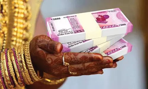 கட்டாய திருமணம் செய்து வைத்து பாலியல் தொல்லை: கணவருடன் சேர்ந்து வாழ வீடு, 50 பவுன் நகைகள் கேட்டு சித்ரவதை