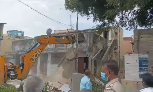 வேப்பூரில் தெருக்களை ஆக்கிரமித்து கட்டிய  வீடுகளின்  ஆக்கிரமிப்புகள்  அகற்றம்