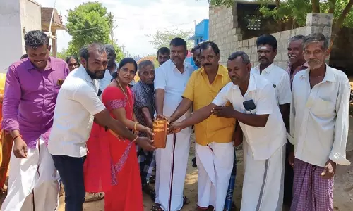 ஆலங்குளம் அருகே ரூ. 8.50 லட்சம் மதிப்பில் பேவர் பிளாக் சாலை அமைக்க அடிக்கல் நாட்டு விழா