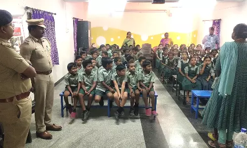 கோவை அரசு பள்ளியில் பாலியல் குற்றங்கள் குறித்து மாணவர்களுக்கு விழிப்புணர்வு