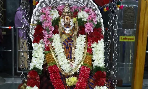 கோனியம்மன் கோவிலில் ஆடி மாதம் முழுவதும் நடக்கும் ஊஞ்சல் உற்சவம்