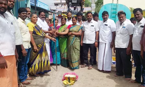 புதிய தார்சாலை அமைக்கும் பணி