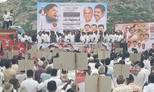 கிருஷ்ணகிரியில் விலைவாசி உயர்வை கண்டித்து அ.தி.மு.க. சார்பில் ஆர்ப்பாட்டம்