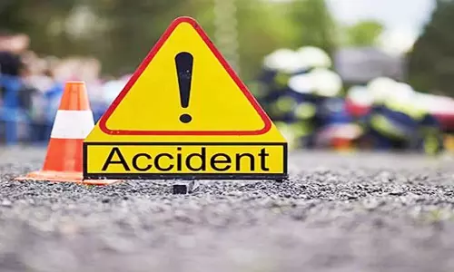 வேன் மோதி மெக்கானிக் பலி