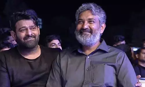 பிரபாஸ் படக்குழுவினரிடம் கேள்வி எழுப்பிய இயக்குனர் ராஜமவுலி