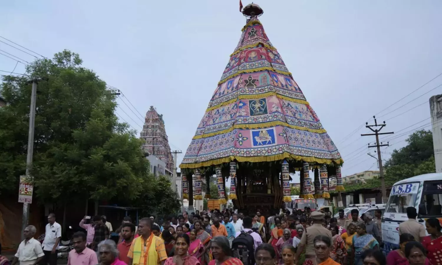 விருத்தாம்பிகை அம்மன் கோவில் தேரோட்டம் விருத்தாம்பிகை அம்மன் கோவில் தேரோட்டம்