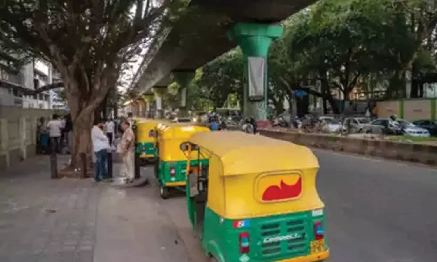 பெங்களூருவில் ஆட்டோ, வாடகை கார், தனியார் பஸ்கள் 27-ந்தேதி ஸ்டிரைக்