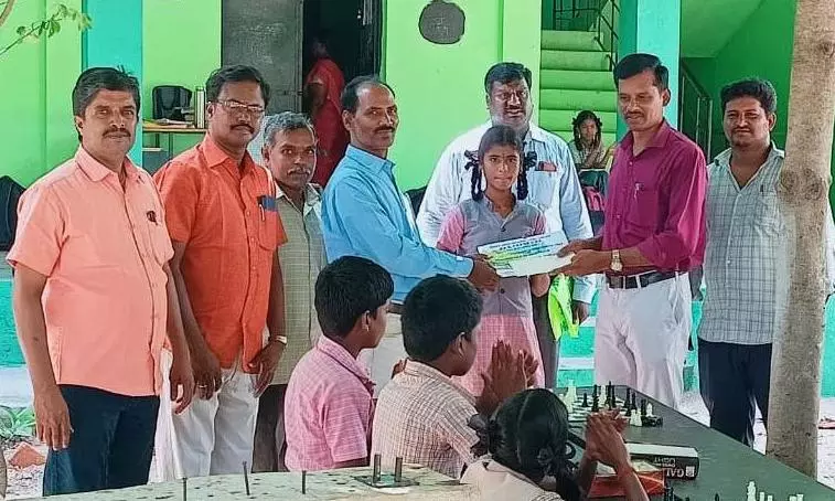 சதுரங்க போட்டி சதுரங்க போட்டி