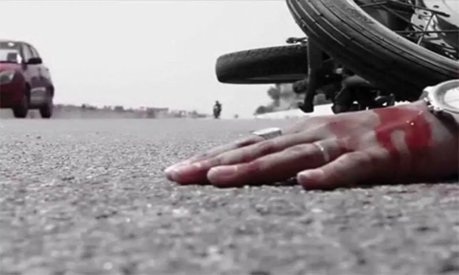 லாரி மோதி பம்ப் ஆபரேட்டர் சாவு லாரி மோதி பம்ப் ஆபரேட்டர் சாவு