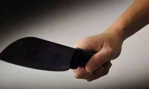 உடற்பயிற்சி கூட பயிற்சியாளரை வழிமறித்து அரிவாள் வெட்டு